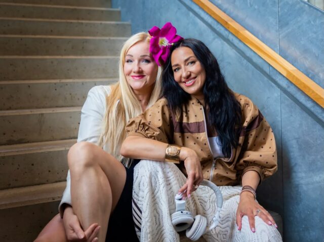 Muusika võib viia päris ootamatutesse kohtadesse 💜
Naistejuttudes rääkisime Kristinkaga muusikast, minu teekonnast DJ-maailma, pidudest ja uutest trendidest ning sellest, miks tasub teha seda, mida armastad 🎧
Videoklipis üks teema, mis on mulle DJ-na eriti oluline.
Kogu intervjuu ja podcasti link kommentaarides🫶🏻
📷 Andri Allas & Saari Sildos / Postimees
🇬🇧 A little glimpse from my interview for Postimees, one of Estonia’s leading news and media platforms, featured in their digital magazine and Naistejuttud podcast. We talked about music, my journey into the DJ world, party culture, new trends & doing what you love. 🎧💜
#Romily #DJRomily #Naistejutud #MusicJourney #DJLife