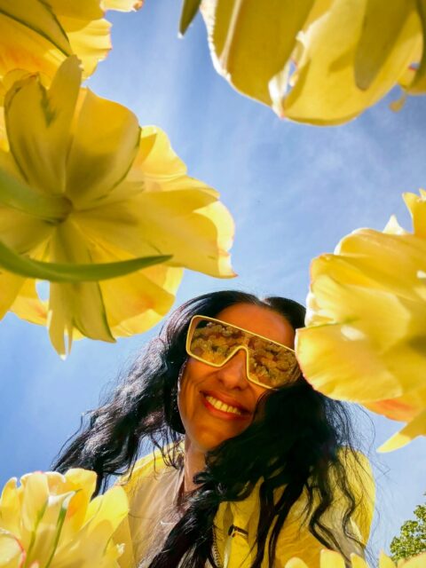 Not hiding from the SUN ☀️
ROMILY — Rising Sun
@kirnamanor
#romily #djromily #risingsun #kirnamanor #tulipfestival